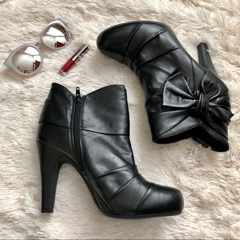 NWT Women’s Leather Gianni Bini Bootie - size 9.5